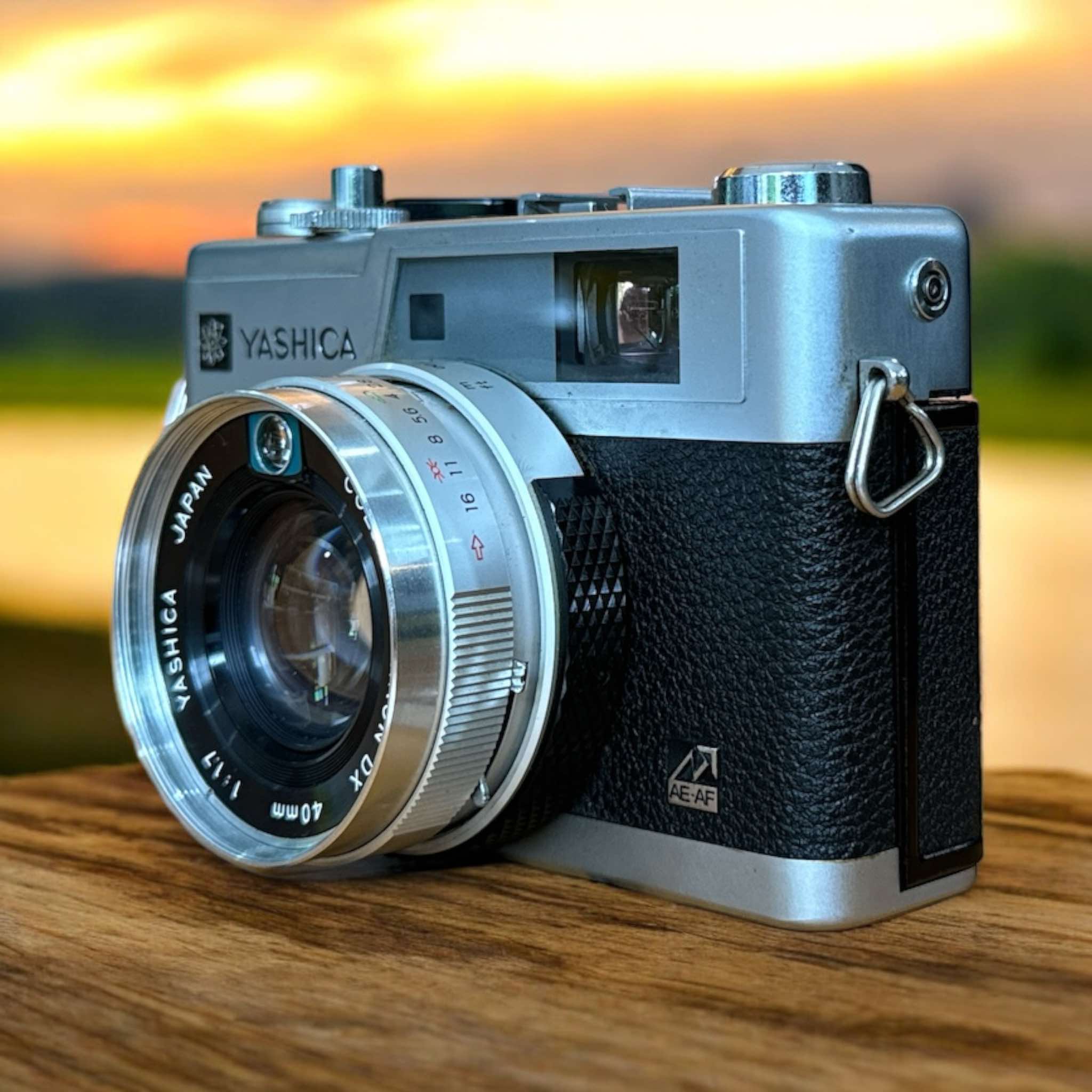 YASHICA ELECTRO 35GX YASHICA COLOR-YASHINON DX 40MM.F1.7