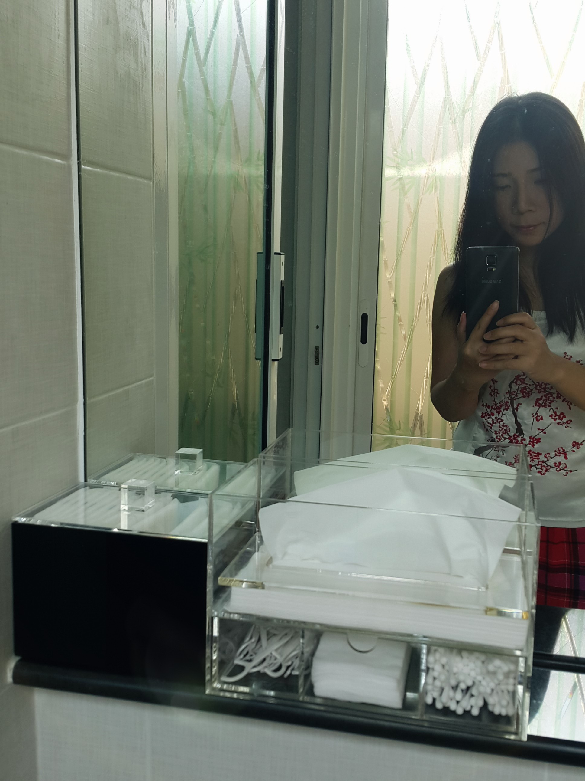 กล่องใส่ทิชชู่พร้อมลิ้นชักเก็บของ