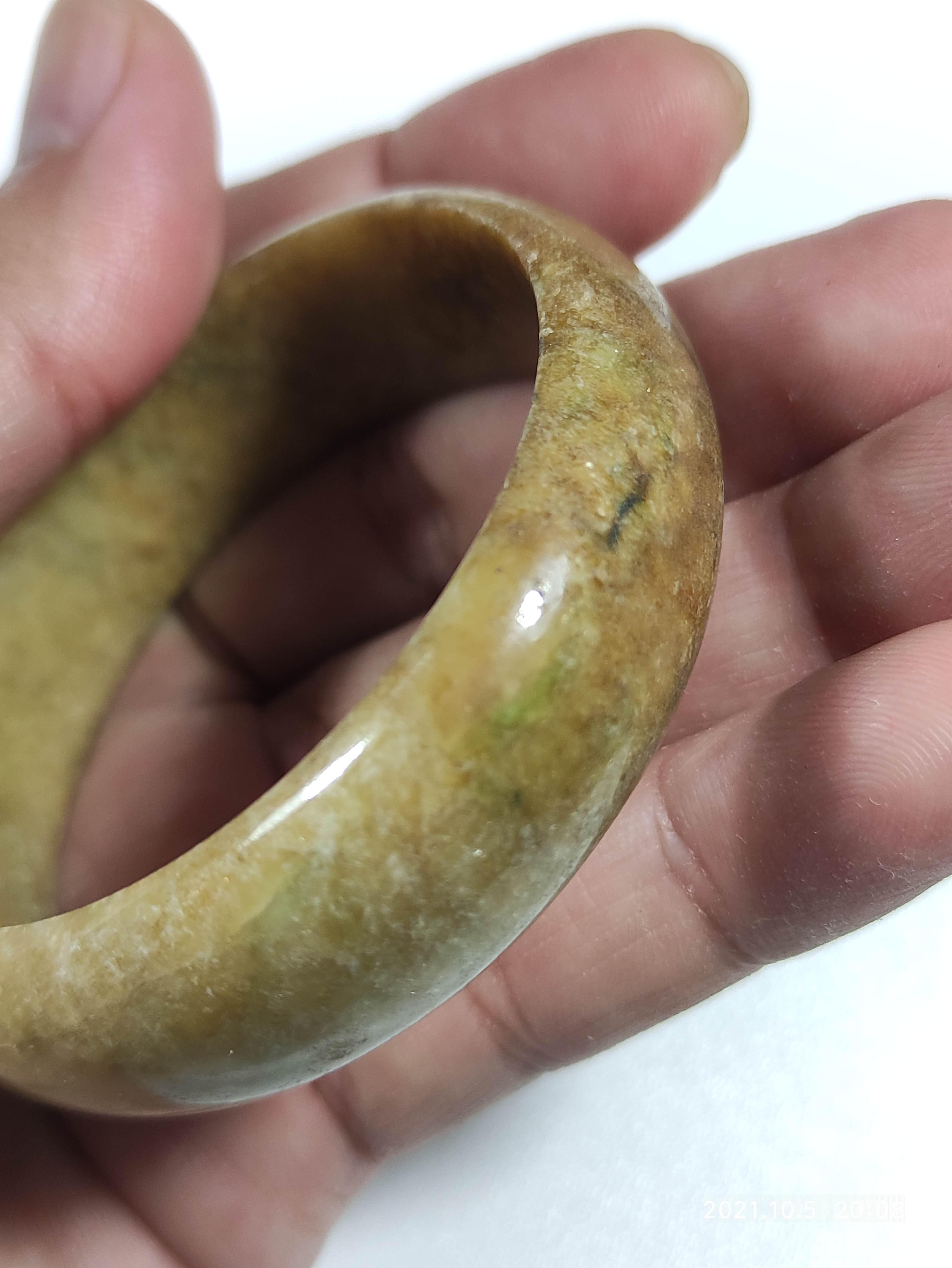 กำไลหยกน้ำผึ้ง