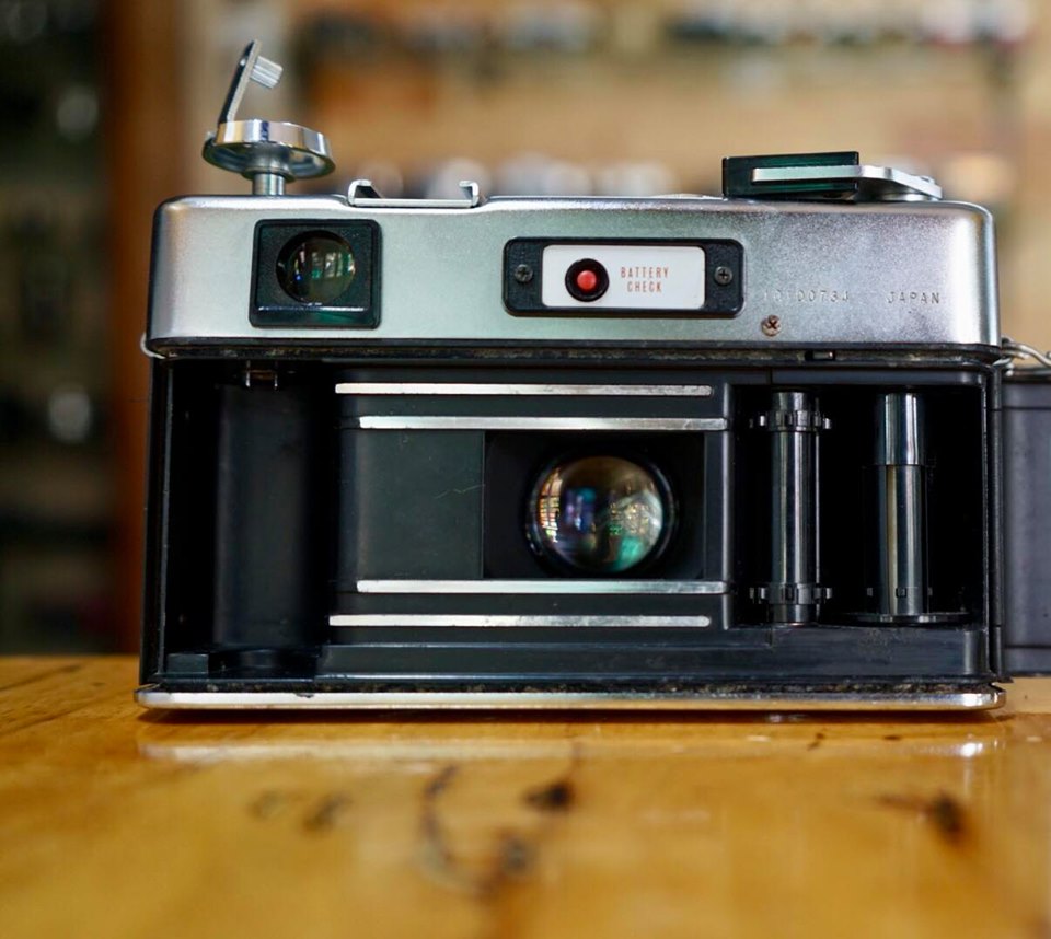 YASHICA ELECTRO 35 GS COLOR YASHINON-DX 45MM.1.7