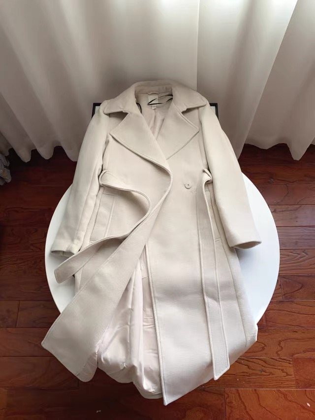 Stradivarius เสื้อโค้ท กันหนาว TRENCH COAT ยาว สีเบจครีม พร้อมสายคาดเอว