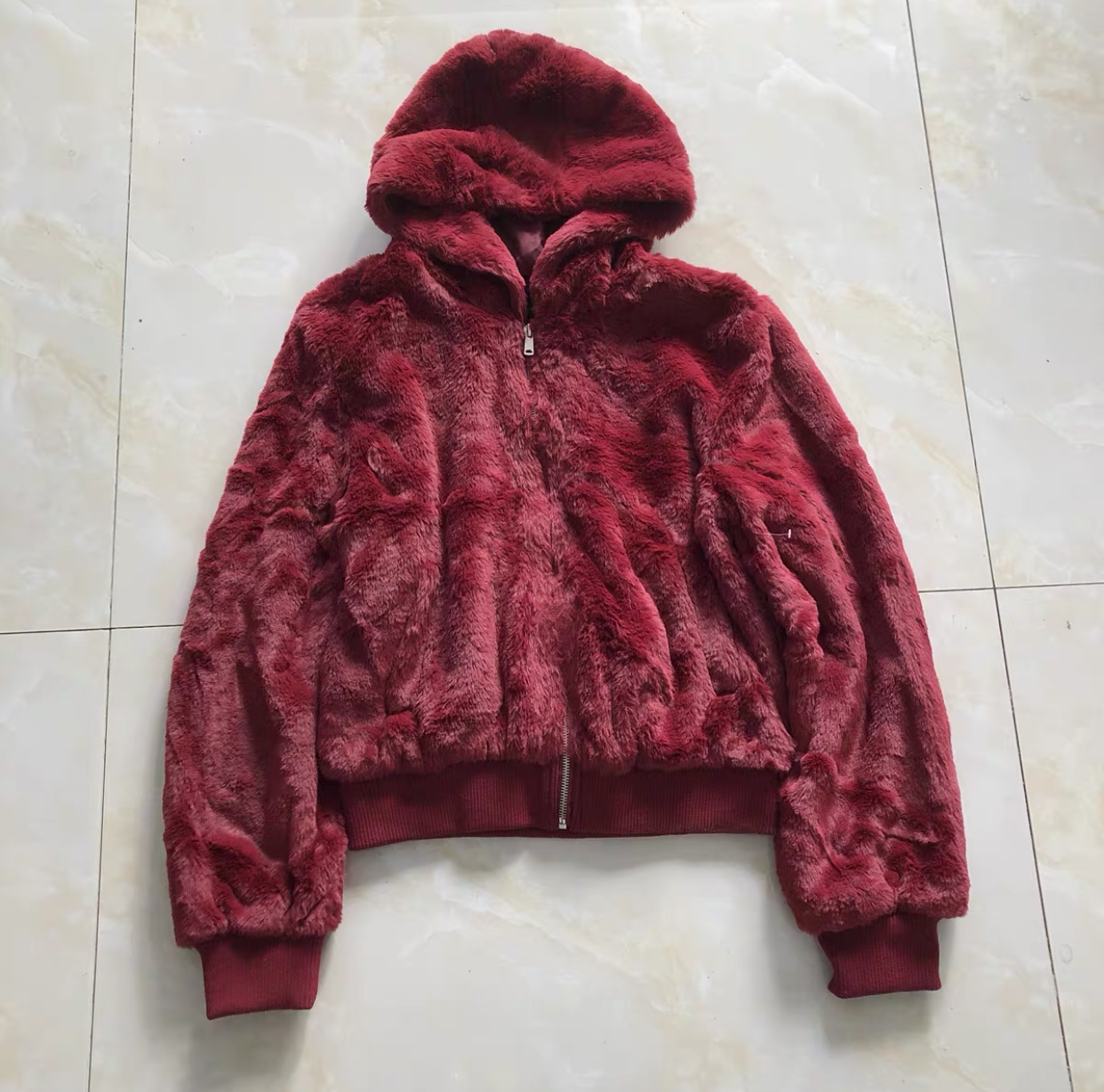 เสื้อเฟอร์กันหนาว หมวกฮู้ด เสื้อขน (FLUFFY COAT) แบรนด์ LOVE TREE