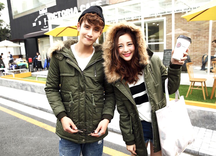 เสื้อโค้ท เสื้อกันหนาว สีเขียว ทหาร แต่งฮูท ติดขนเฟอร์ ปลายหมวก บุซับขนอุ่นด้านใน ปลายแขน มีจัมพ์ด้านในกันลม สวยเท่ห์ มากๆคะ Size S/M/L เขียว