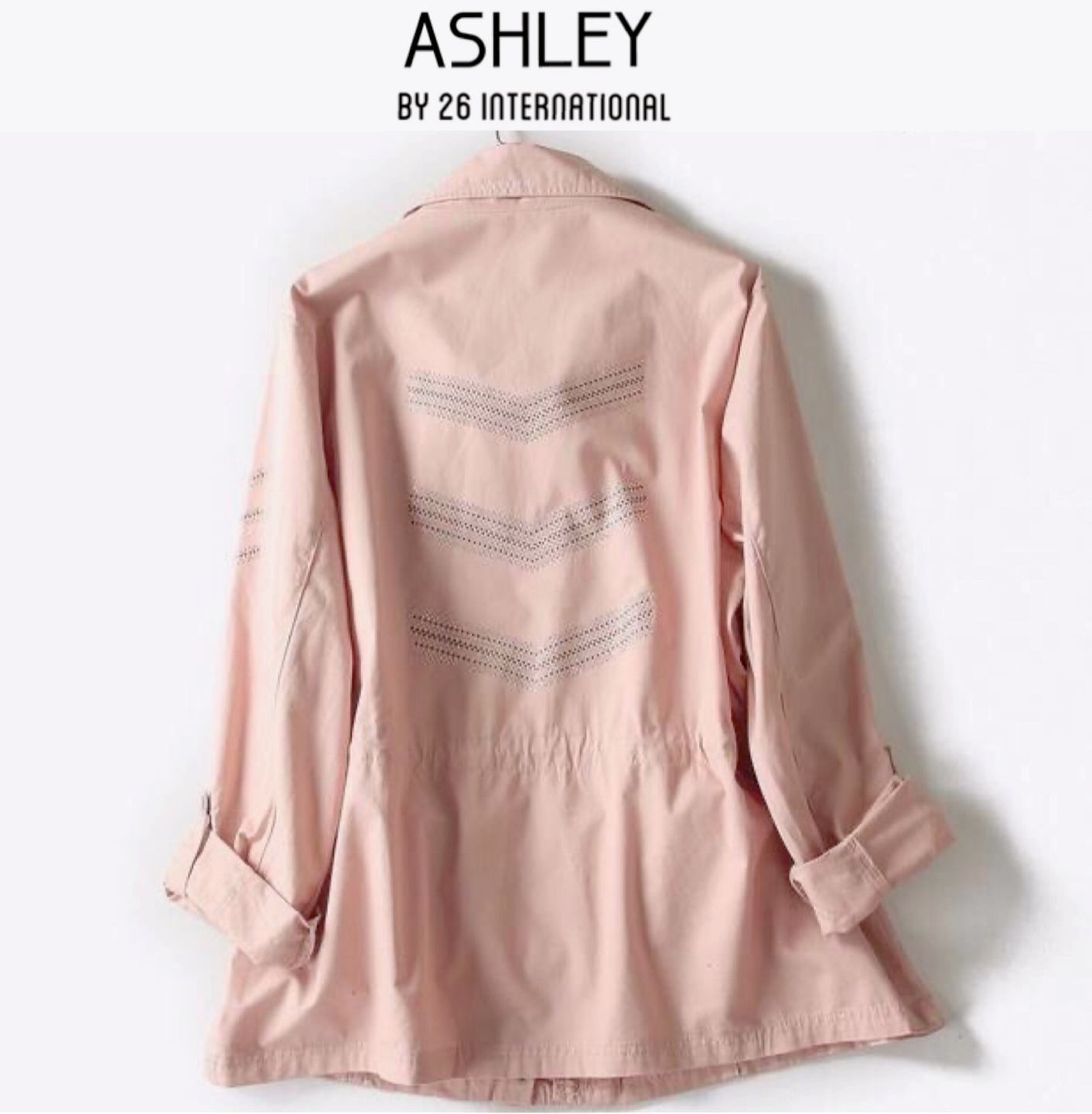 ASHLEY เสื้อแจ็คเก็ต เสื้อคลุมสีชมพู แต่งเม็ดเลื่อม ข้างแขน+ ด้านหลัง แนวๆเท่ห์ แบรนด์ASHLEY งานสวย เท่ห์มากคะ Size 2X ชมพู