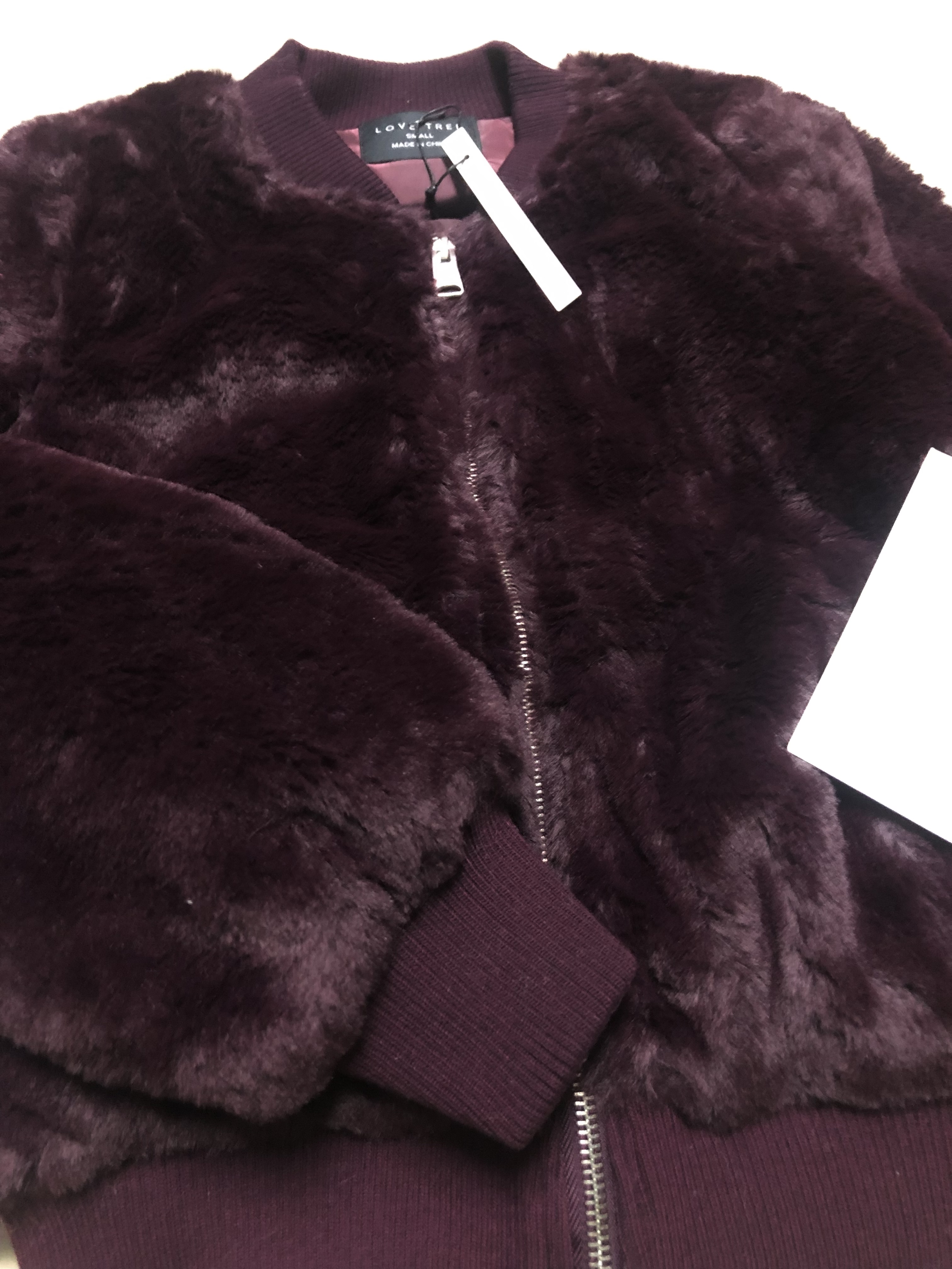 เสื้อเฟอร์กันหนาว หมวกฮู้ด เสื้อขน (FLUFFY COAT) แบรนด์ LOVE TREE