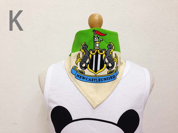 ผ้า3เหลี่ยมกันน้ำลาย มีตีนตุ๊กแกติดด้านหลัง มี 15 ลายตามภาพ