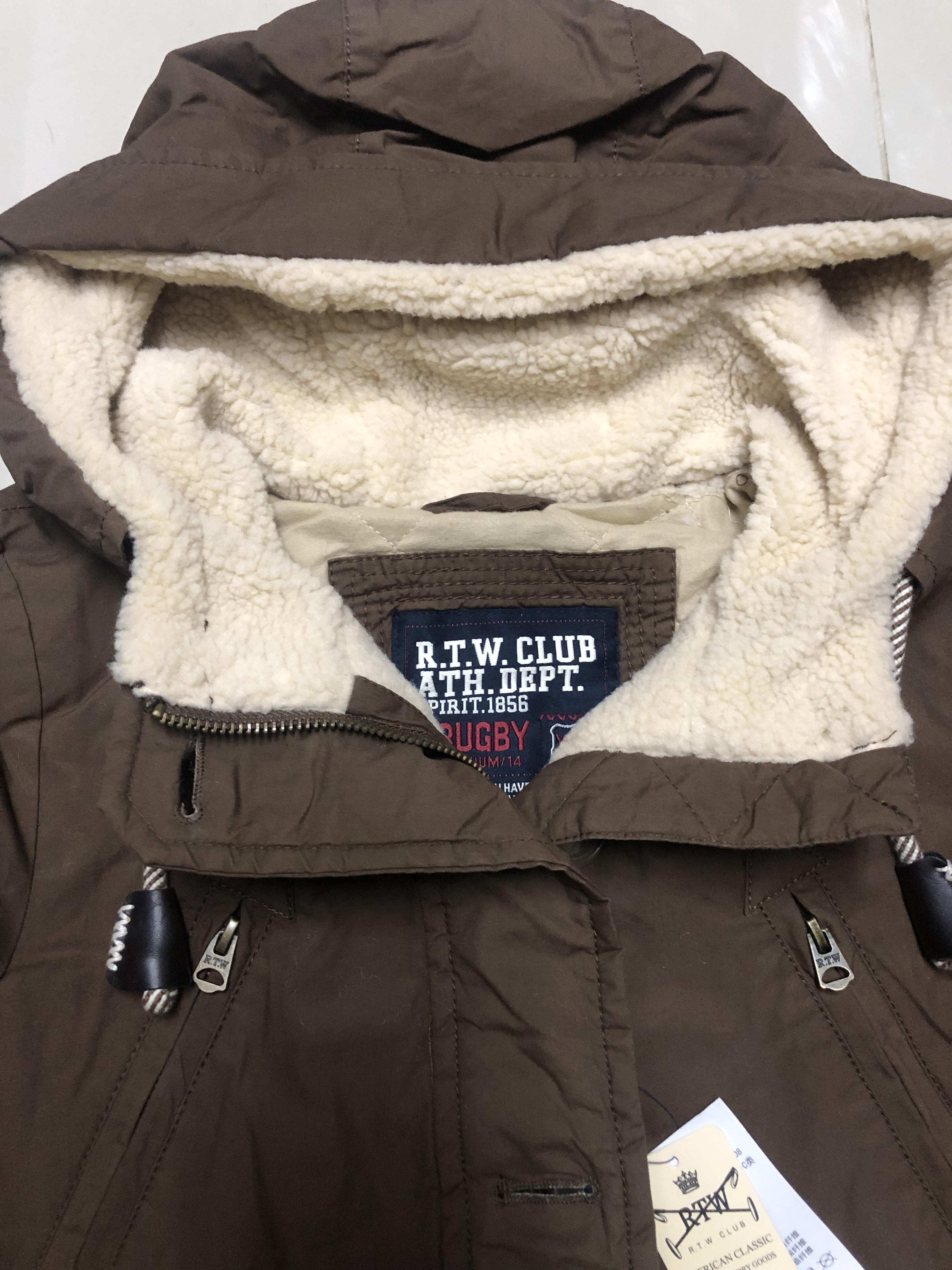 Rtw club เสื้อกันหนาว parka ปาร์ก้า โค้ทกันหนาว เสื้อฮูทเฟอร์ สีน้ำตาล แบรนด์ R.T.W. club ATH Dept แต่งขนเฟอร์ ซับขนอุ่นด้านใน น้ำตาล