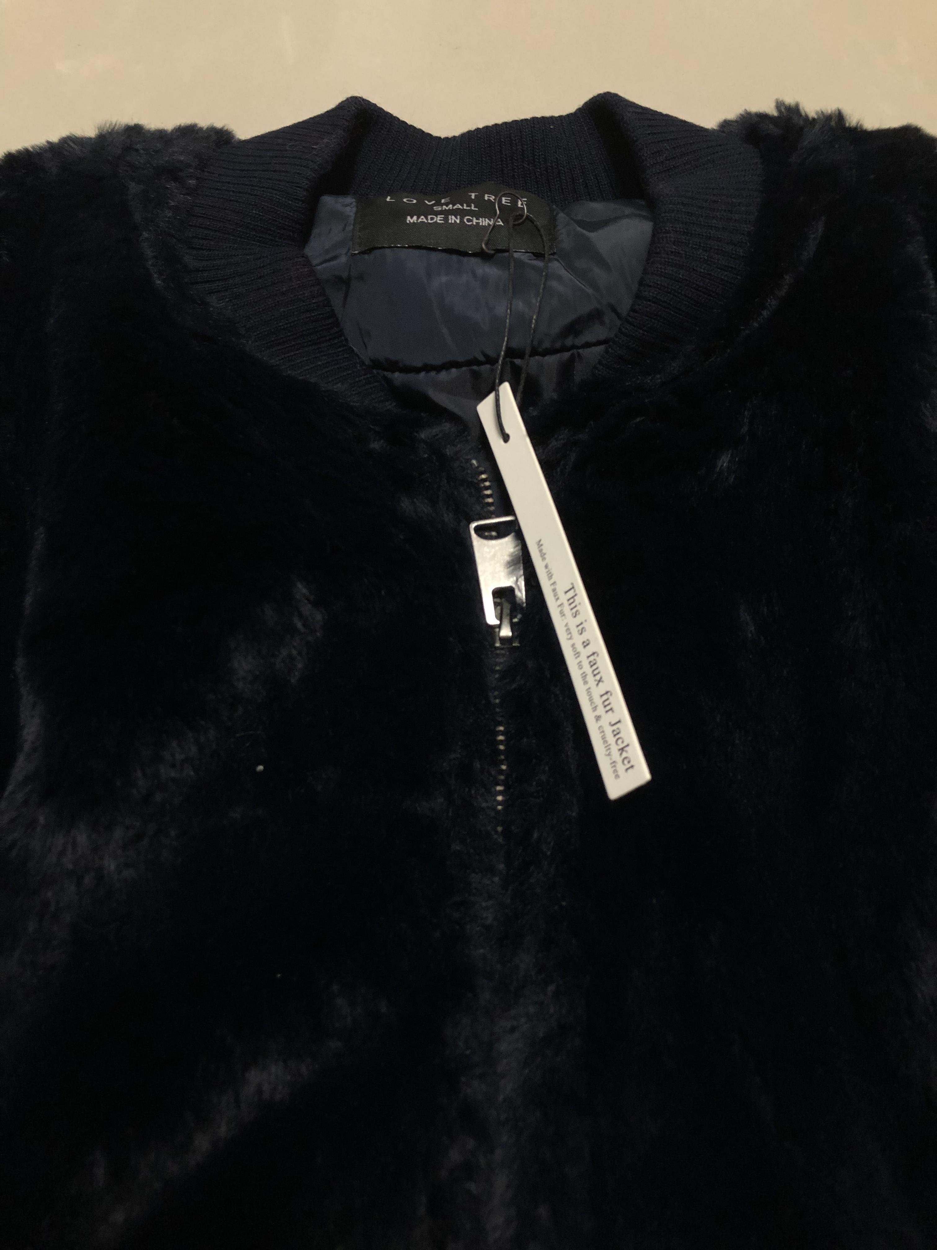 เสื้อเฟอร์กันหนาว หมวกฮู้ด เสื้อขน (FLUFFY COAT) แบรนด์ LOVE TREE