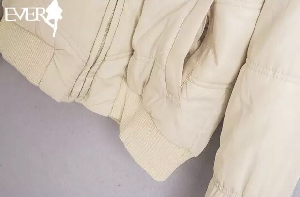 เสื้อกันหนาว เสื้อนอก เสื้อกันหนาว หมวกฮูท(ฮูทถอดใส่ได้คะ) สีขาวครีม แต่งฮูทติดเฟอร์ สวยหรู เนื้อลื่น สวยอุ่นบรนด์เนมญี่ปุ่น✨MEICONNE Size M/L ครีม