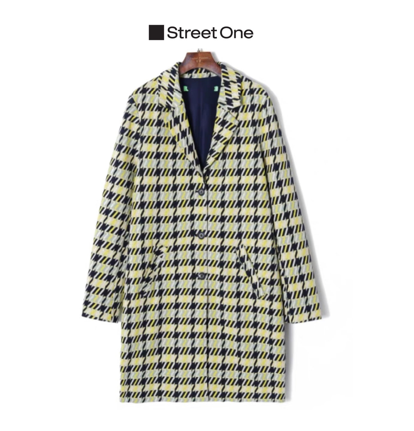 เสื้อกันหนาว โค้ทกันหนาว ลายชิโนริ แบรนด์ Street one (German) ขาว