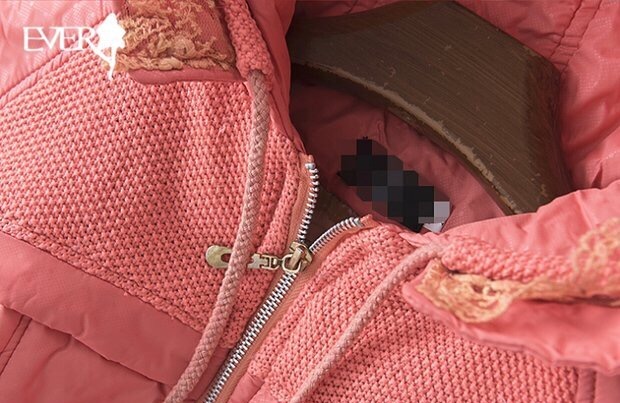 เสื้อกันหนาว บุนวม เนื้อใยโพลี สีชมพู ติดหมวกฮูท แต่งผ้าปักฉลุ แนวหวานๆ น่ารัก เกาหลีๆ คะSize M/L