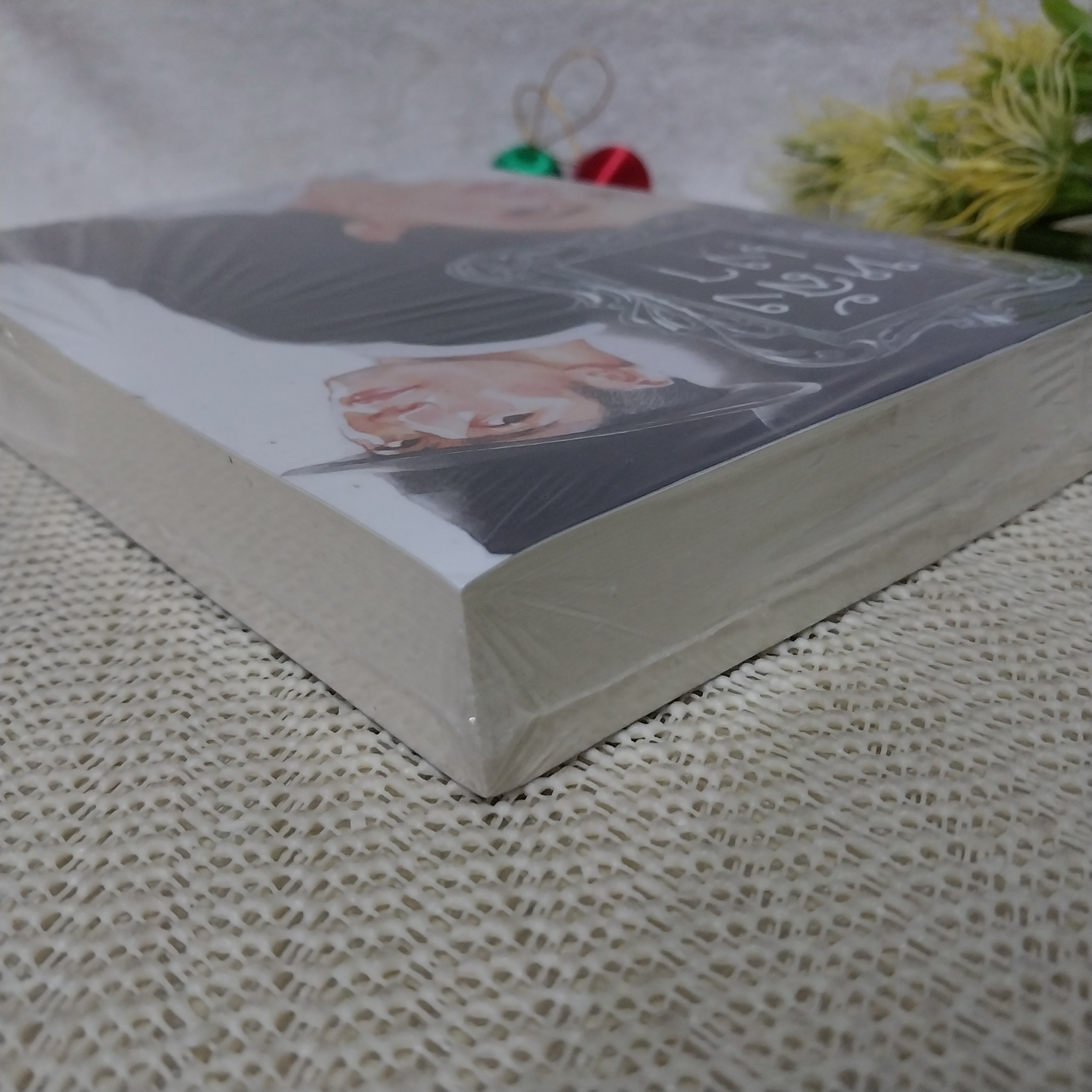 หลังเงา / กนกวลี พจนปกรณ์ (**มีตำหนิตามรูป)