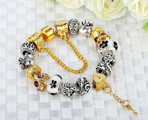 สร้อยข้อมือ Diy สร้อยข้อมือ Charm สไตล์ Pandora ใส่ ชาร์ม เงิน สลับ ทอง Glass Bead สีขาว ถุงเงิน ห้อยจี้ หัวใจ สีทอง ติด คริสตัล สวยหรู มีระดับ 86495