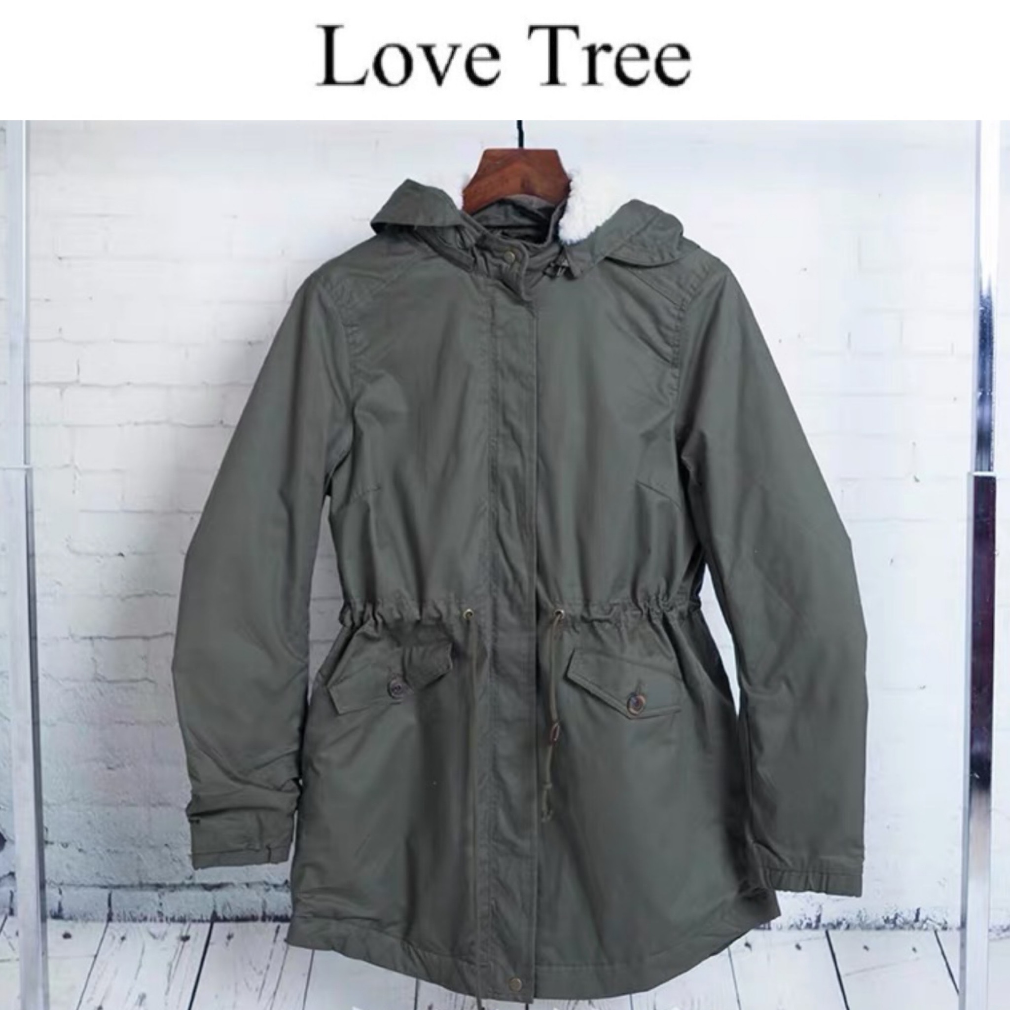 Love tree เสื้อกันหนาวสีดำ เสื้อนอก เสื้อโค้ทกันหนาว หมวกฮู้ด (ถอดได้ค่ะ) แนวทหาร แบรนด์LOVE TREE แพทเทินสวย เท่ห์มาก คะ Size S/M/L/XL สำเนา สำเนา ดำ