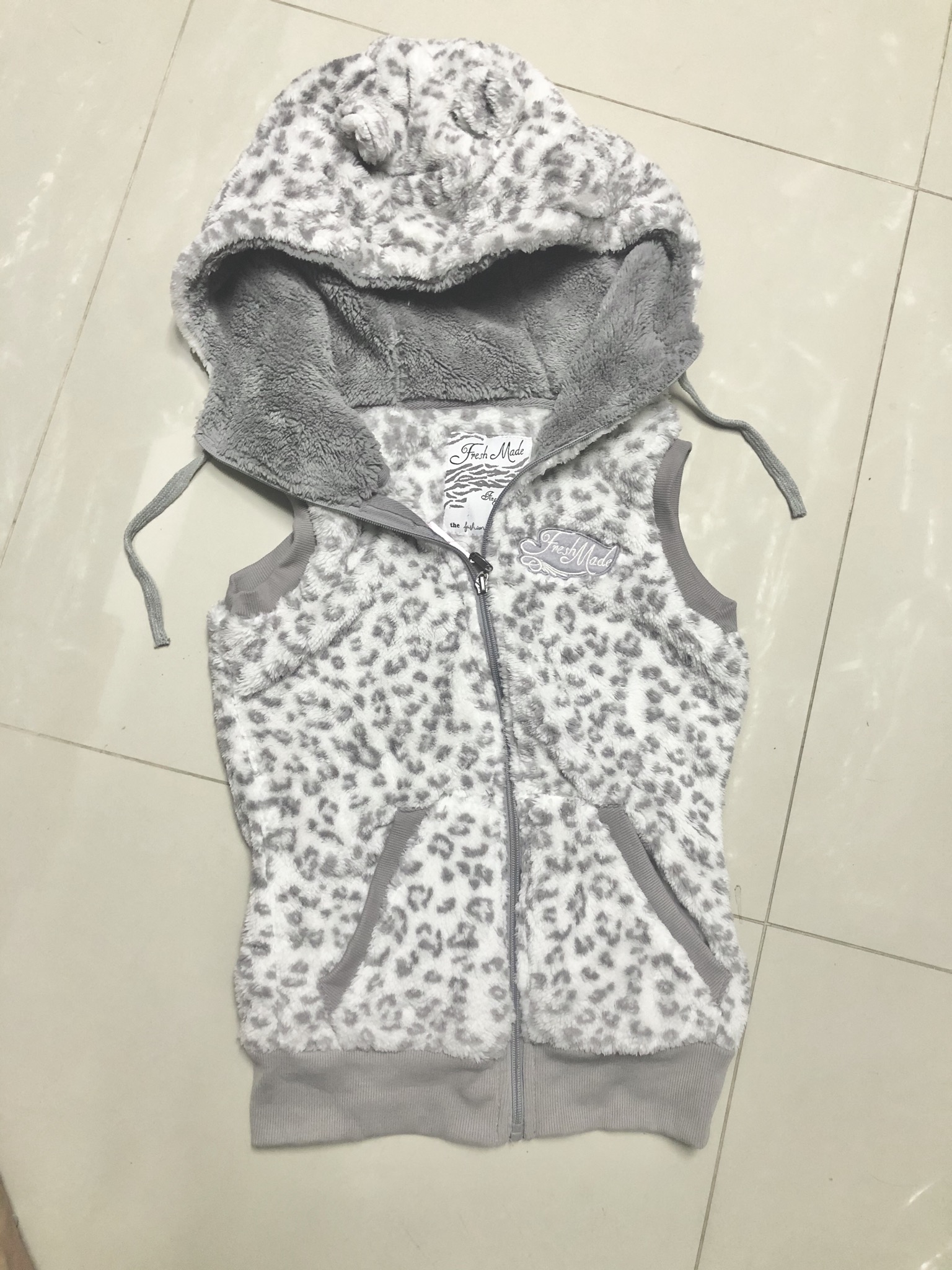 Fresh made เสื้อกั๊กฮู้ด เฟอร์ กันหนาว ลายเสือ แต่งฮู้ด ขนนุ่ม Fresh made ลายเสือ