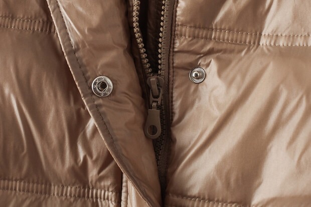 เสื้อกันหนาว ขนเป็ด แต่งหมวกฮูท MONCLER