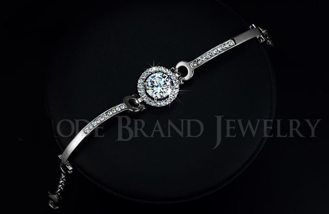 สร้อยข้อมือ ฝังเพชร 3.5 carat เพชร Swiss รูปคันธนู เล่นแสงได้ระยิบระยับ ของขวัญสุดหรู no 295334
