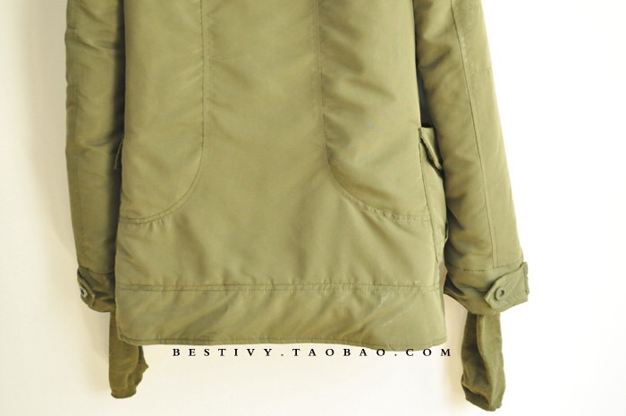 เสื้อกันหนาว เสื้อคลุมกันหนาว เสื้อโค้ด coat ตัวยาว สีเขียวทหาร ติดฮูท ซับขนด้านใน แบรนด์เนมGRAIL แท้ . Size M