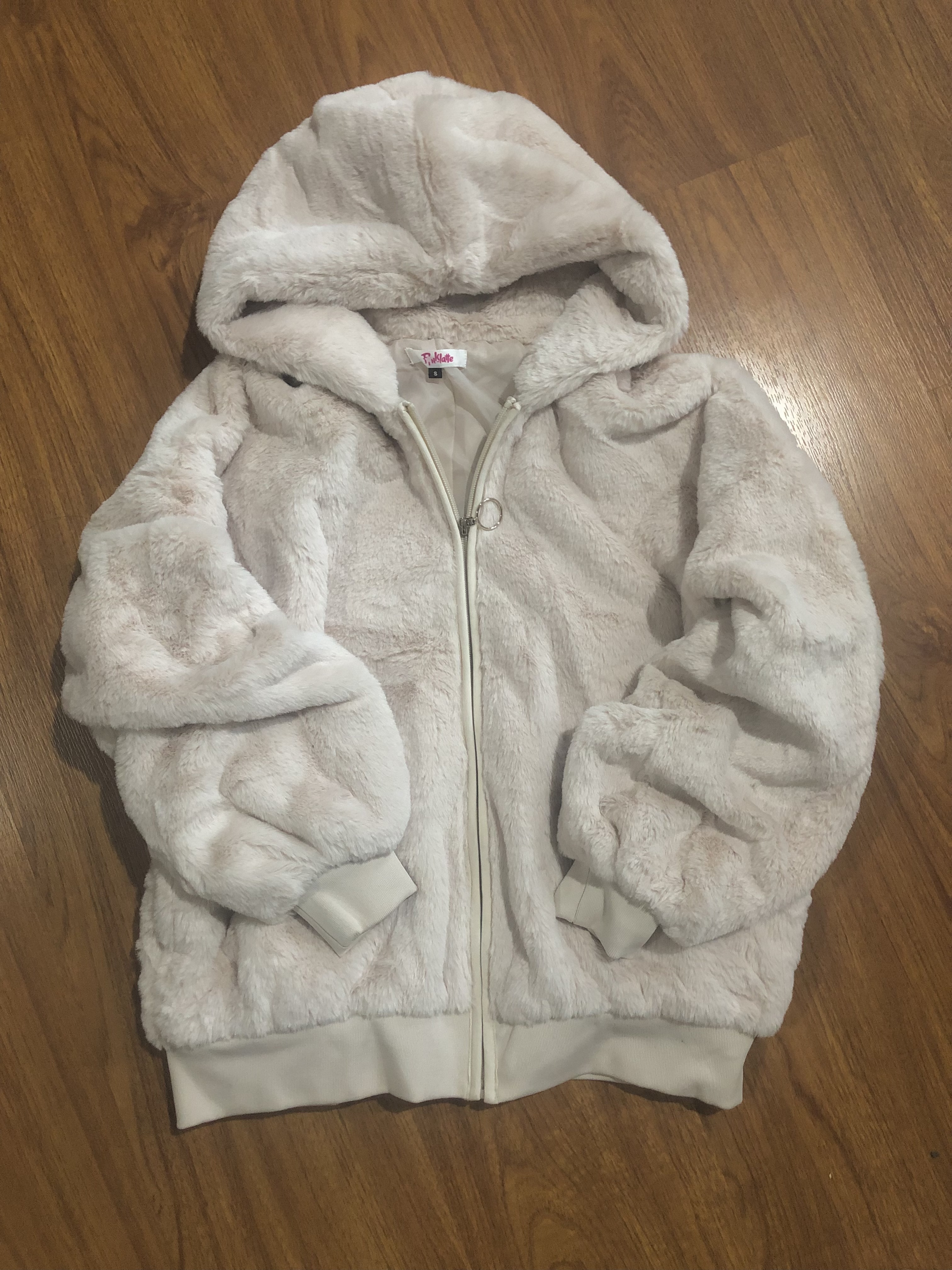 Pink latte เสื้อเฟอร์กันหนาว หมวกฮู้ด เสื้อขน (FLUFFY COAT ) แบรนด์ Pink latte