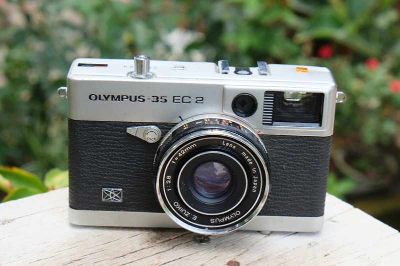 OLYMPUS-35 EC-2 OLYMPUS E.ZUIKO 42MM.F2.8