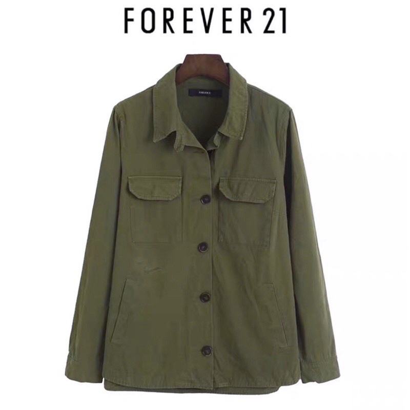 Forever21 เสื้อเขียวทหาร เสื้อเชิ้ต เสื้อนอกแนวทหาร แบรนด์ Forever21 แพทเทินสวย เท่ห์มาก คะ Size S/M/L/XL เขียว