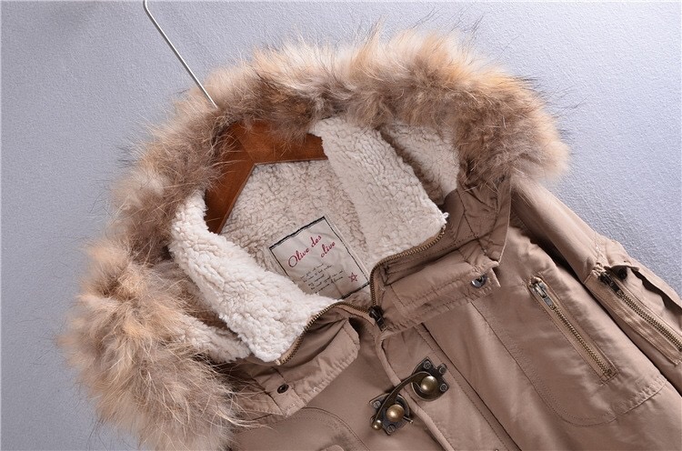 เสื้อกันหนาว เสื้อหนาว หมวกฮูท สีกากี แต่งเฟอร์ แบรนด์เนมญี่ปุ่น OLIVE DES OLIVE ด้านในซับขนอุ่นสีขาว แต่งจัมพ์ปบายแขนกันลม Size M/L