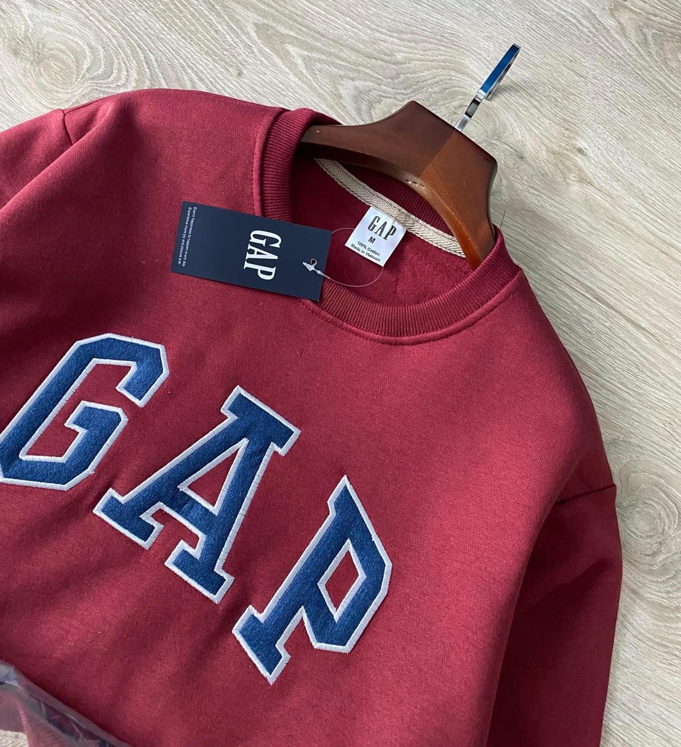 เสื้อหนาว สเวตเตอร์ GAP สีแดงเบอกันดี้ FEไหมพรมถัก เนื้อไหม นุ่ม สวย งานญี่ปุ่น Linnekeo คะ Size L สำเนา สำเนา