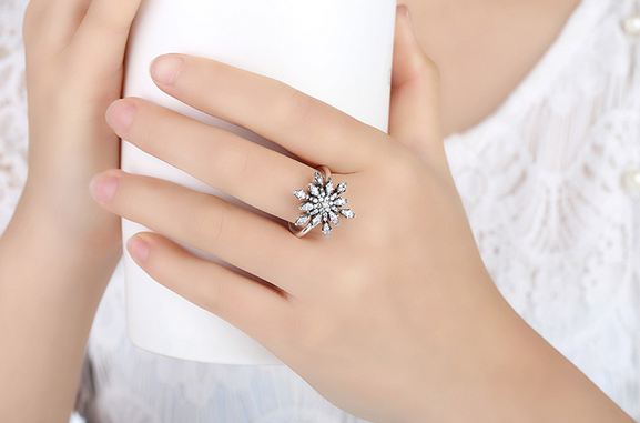 แหวนเงินแท้ 925 Sterling ดีไซน์ รูปดอกไม้ แฉก ฝังเพชร CZ AAA แหวนหมั้น ผู้หญิง แหวนแต่งงาน สุดหรู 326765