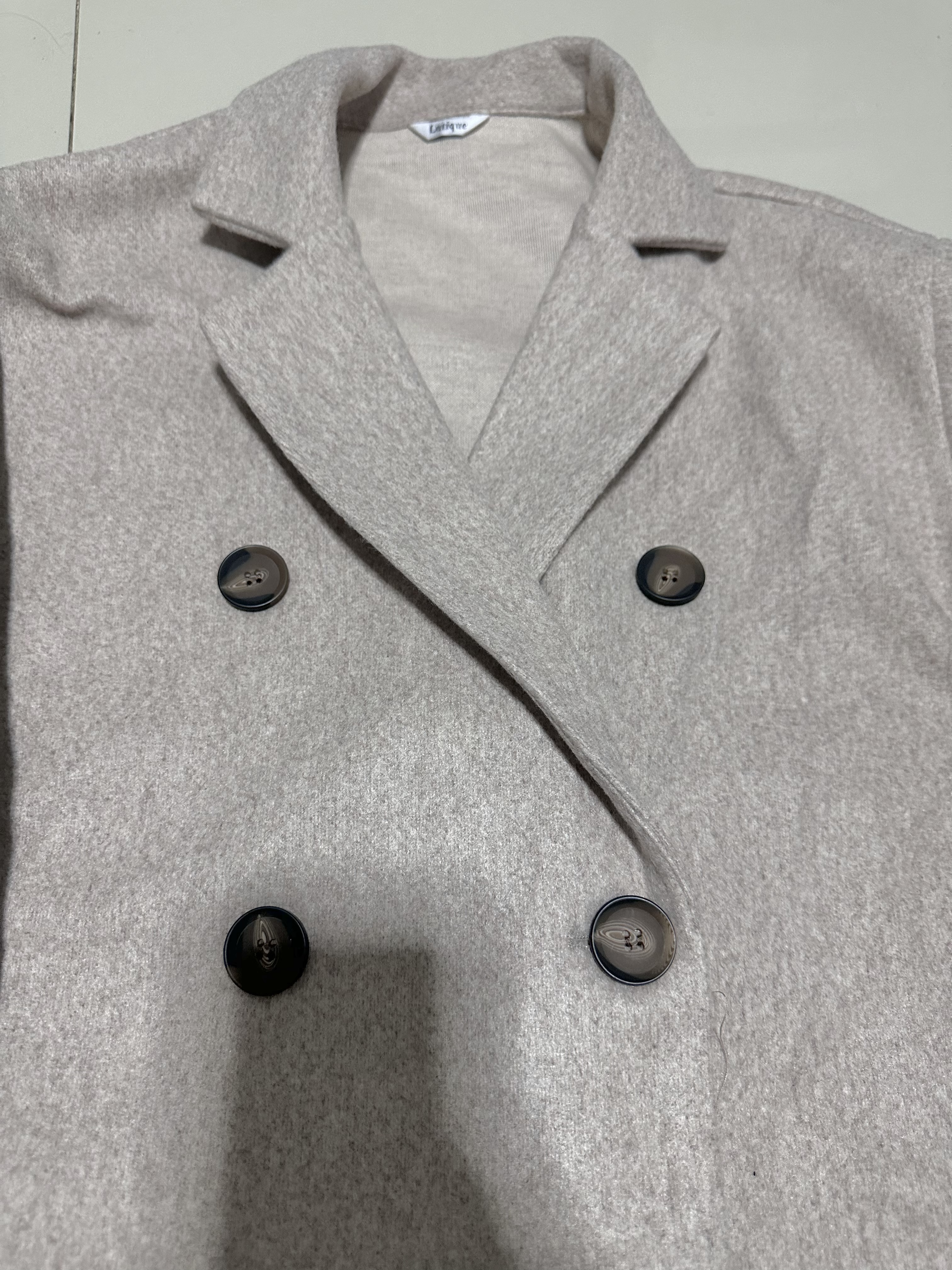 Lutique เสื้อโค้ทวูล Trench coat เสื้อโค้ทเฟอร์ โค้ทสักหลาดสีเบจ แบรนด์ LUTIQUE
