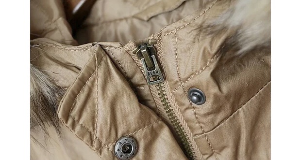 Aeropostale เสื้อกันหนาว AEROPOSTALE ติดฮูท แต่งขน ปลายฮูท(ขนถอดใส่ได้) สีน้ำตาลกากี เนื้อผ้าสวยหรู งานแบรนด์เนมแท้เลยคะ