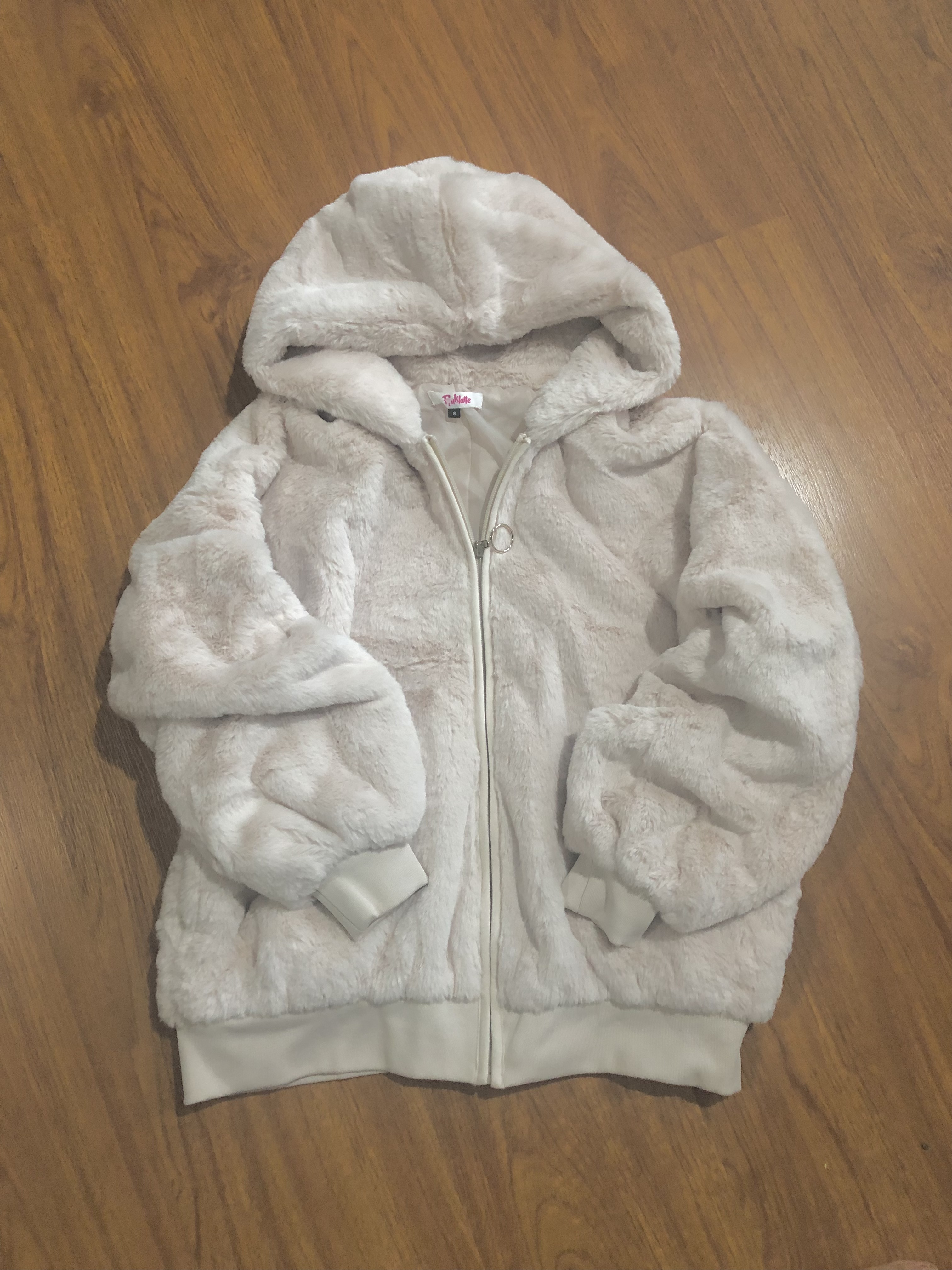 Pink latte เสื้อเฟอร์กันหนาว หมวกฮู้ด เสื้อขน (FLUFFY COAT ) แบรนด์ Pink latte