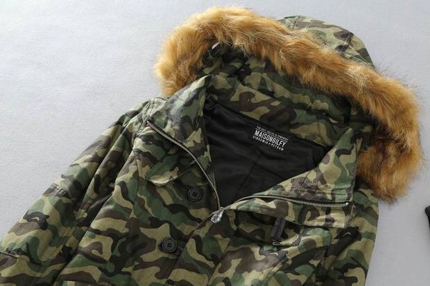 เสื้อนอก เสื้อคลุม เสื้อกันหนาว ลายพราง เขียวทหาร คาโม camo flag แบรนดเนม MAISON GILFY แต่งฮูท (เหลือเป็นรุ่นไม่มีเฟอร์คะ) ) size m/L