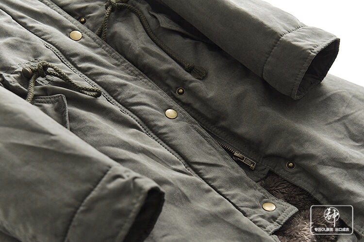 Giordano เสื้อโค้ทเฟอร์กันหนาว เสื้อฮู้ดปาร์กา โค้ทสีเขียว แต่งเฟอร์ (เฟอร์ถอดได้คะ) แบรนด์GIORDANO เขียว