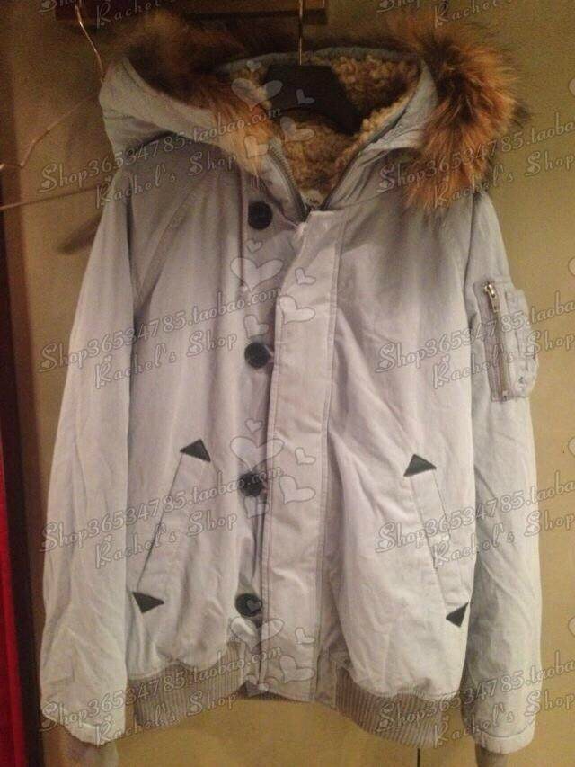 Moussy เสื้อกันหนาว ติดฮูท เสื้อcoat แบรด์ดัง ญี่ปุ่น MOUSSY japan สีเขียวทหาร แต่งขนสีครีมน้ำตาลด้านในทั้งตัว (ขนด้านในถอดใส่ได้ทั้งชิ้นเลยคะ มีกระดุม เกี่ยวให้ด้านในคะ) *ไม่มีขนเฟอร์ปลายหมวกนะคะ*