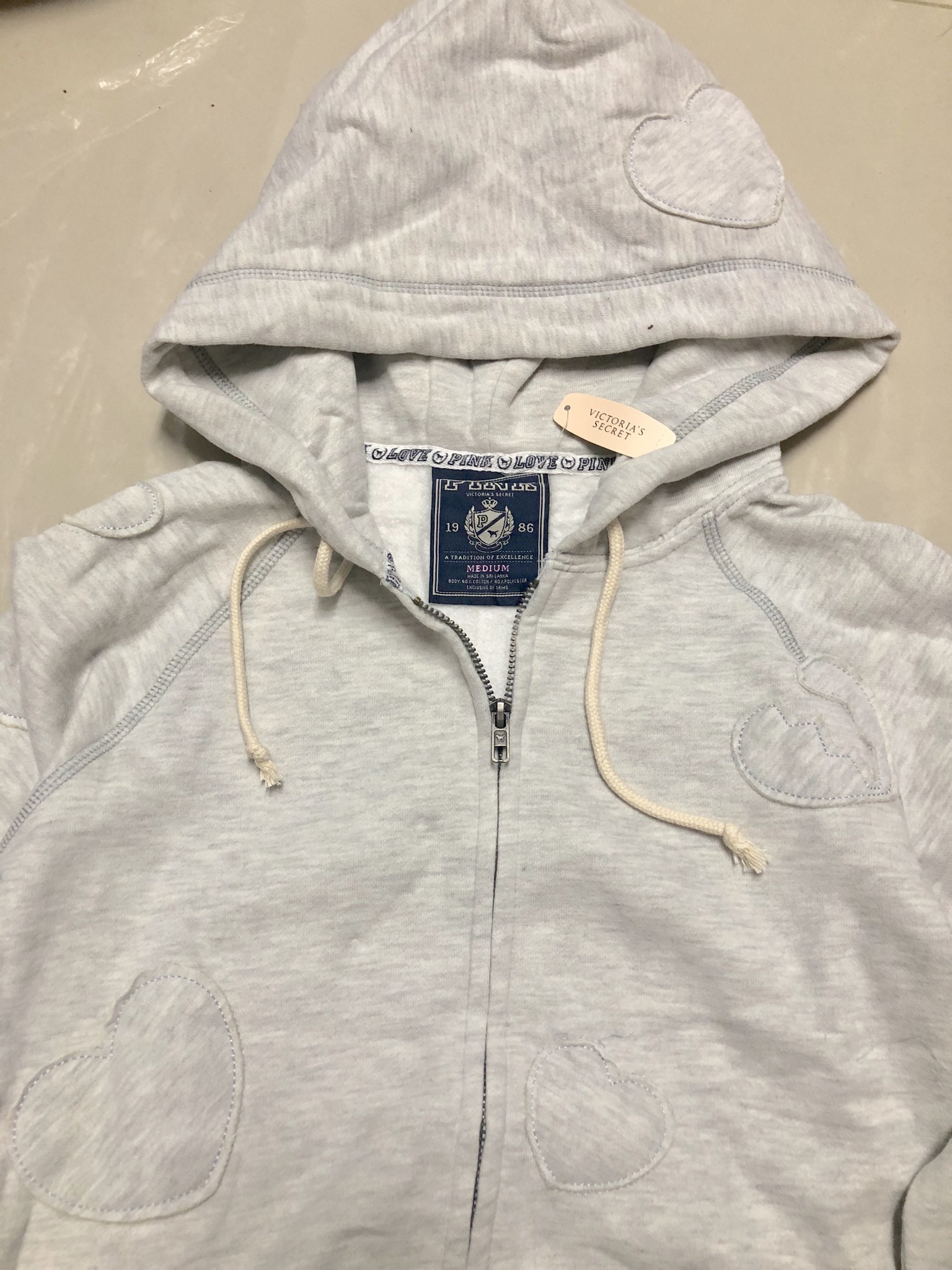 Pink by victoria's secret เสื้อแจ็คเก็ต เสื้อนอก เสื้อฮู้ดวอร์ม สีเทา แต่งลายปัก เทาอ่อน