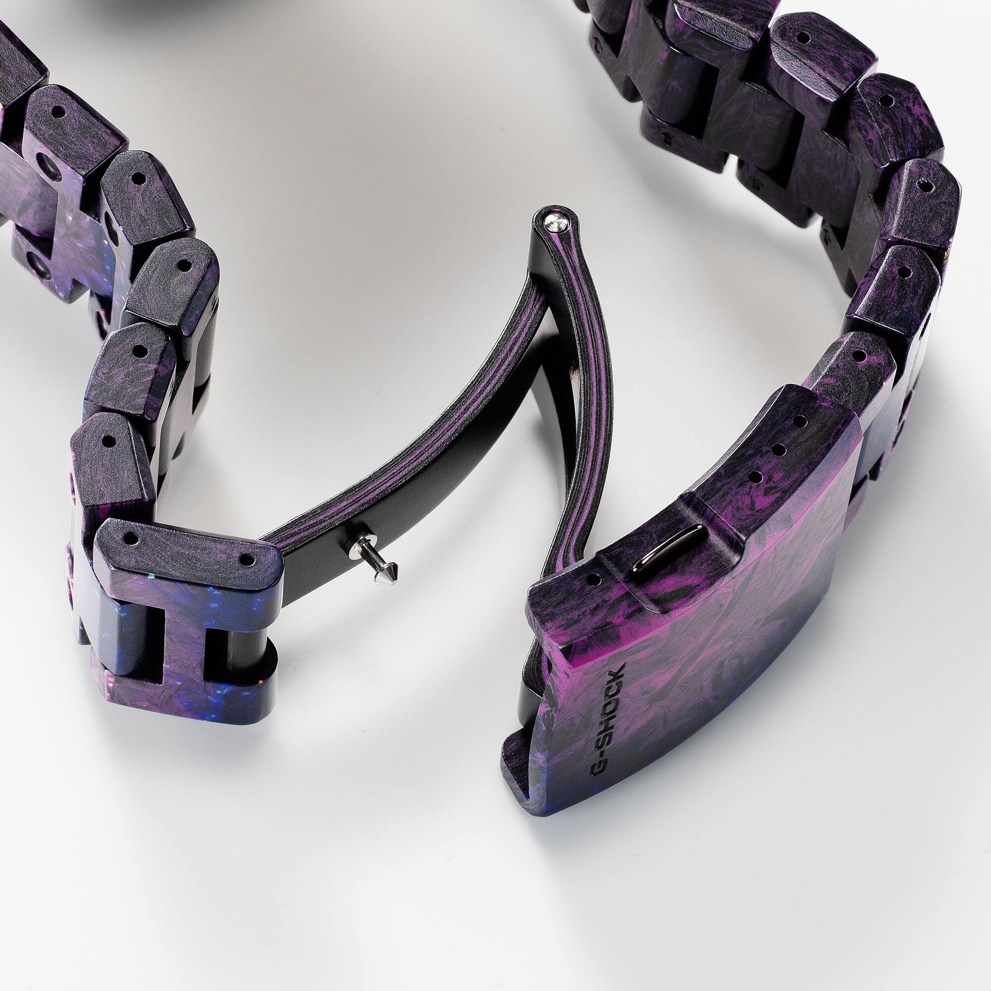 CASIO G-SHOCK นาฬิกาข้อมือ นาฬิกากันน้ำ นาฬิกาของแท้ ประกันศูนย์ CMG 1 ปี รุ่น GCW-B5000UN-1 นาฬิกาสีม่วง