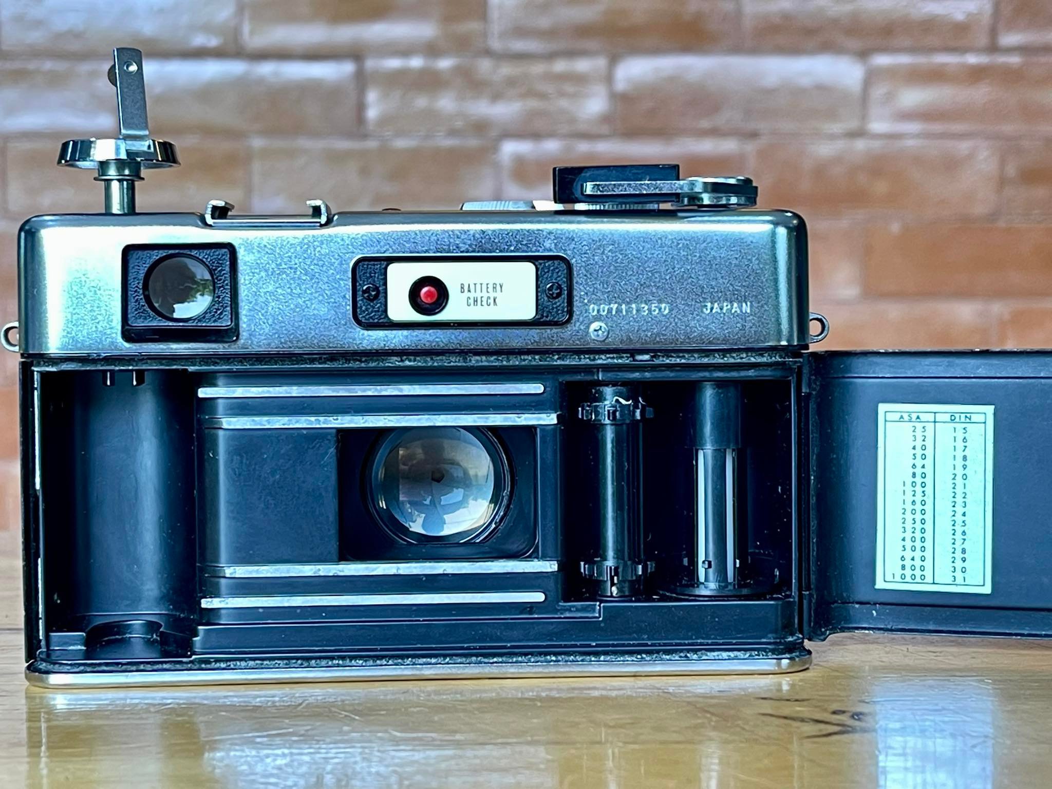 YASHICA ELECTRO 35 GS YASHICA COLOR YASHINON DX 45MM.F1.7