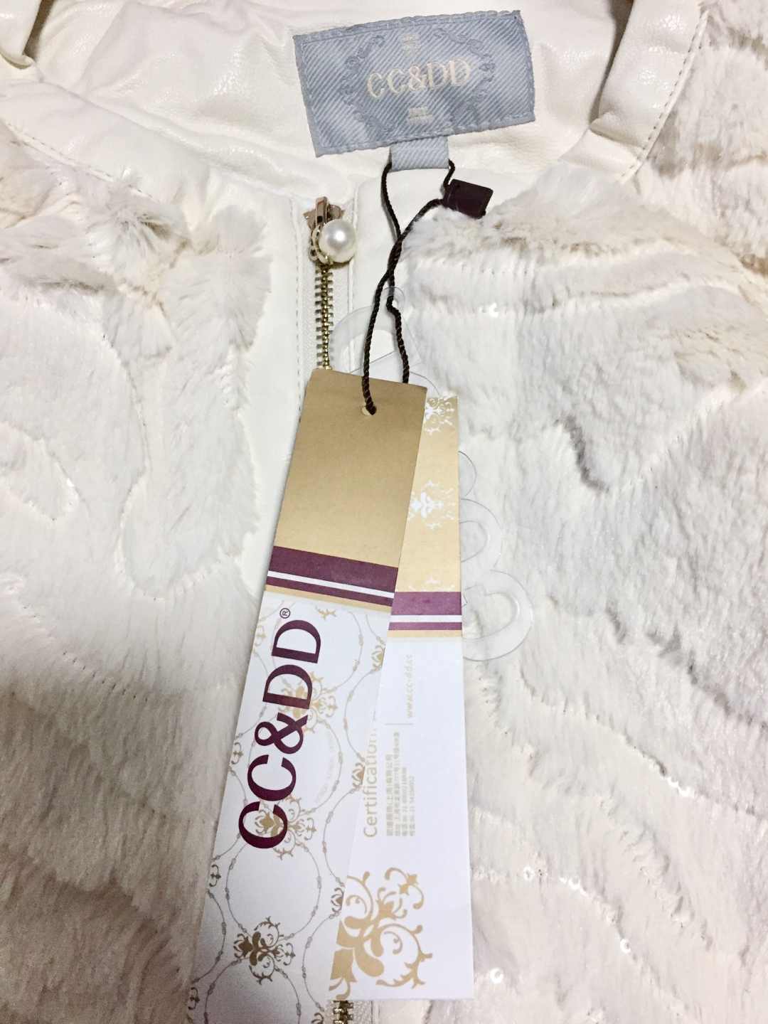 Cc&dd เสื้อกันหนาว แต่งขน เสื้อกันหนาวขนสีครีม แบรนด์เนม CC&DD ขาวครีม