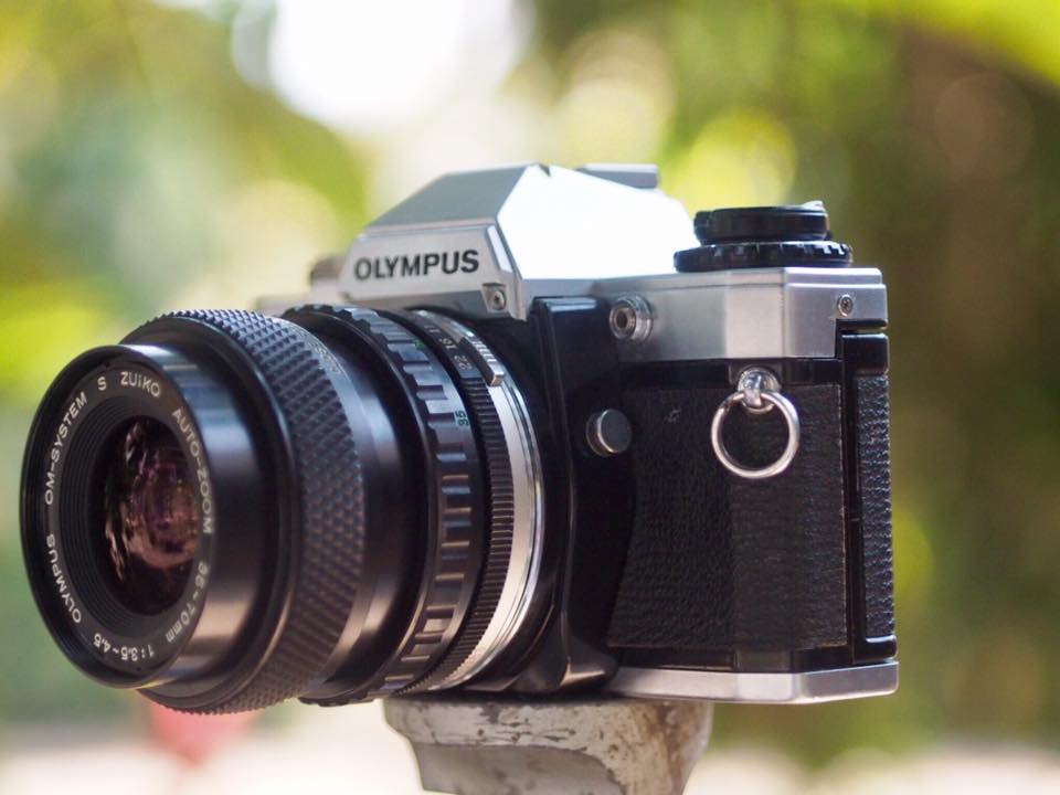 OLYMPUS OM10 OLYMPUS OM SYSTEM S ZUIKO AUTO ZOOM 35-70MM. F3.5-4.5