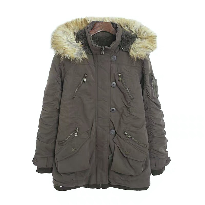 Private pause เสื้อโค้ทฮู้ดกันหนาว เสื้อปาร์กา parka สีเขียว แบรนด์ PRIVATE PAUSE (JAPAN) แต่งเฟอร์ (ฮู้ด& ขนเฟอร์ ถอดได้ทุกชิ้นค่ะ) เขียว
