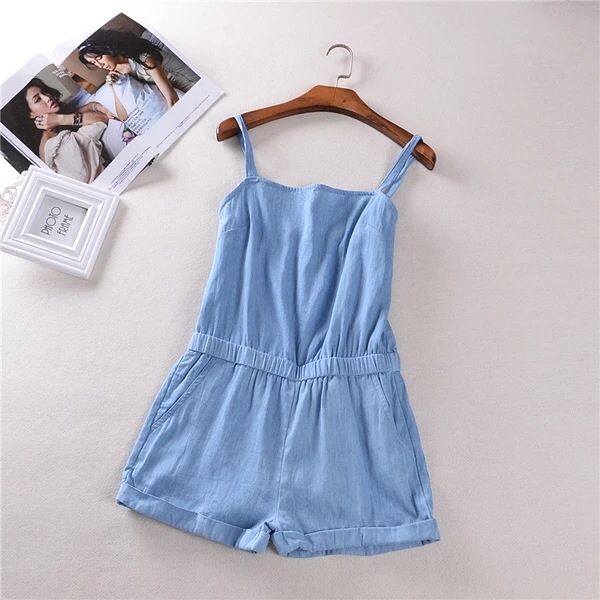 ชุดเอี๊ยม ชุดจั๊มสูท ขาสั้น สีฟ้ายีนส์ สวยเก๋ แนวหวานๆคะ SizeS/M