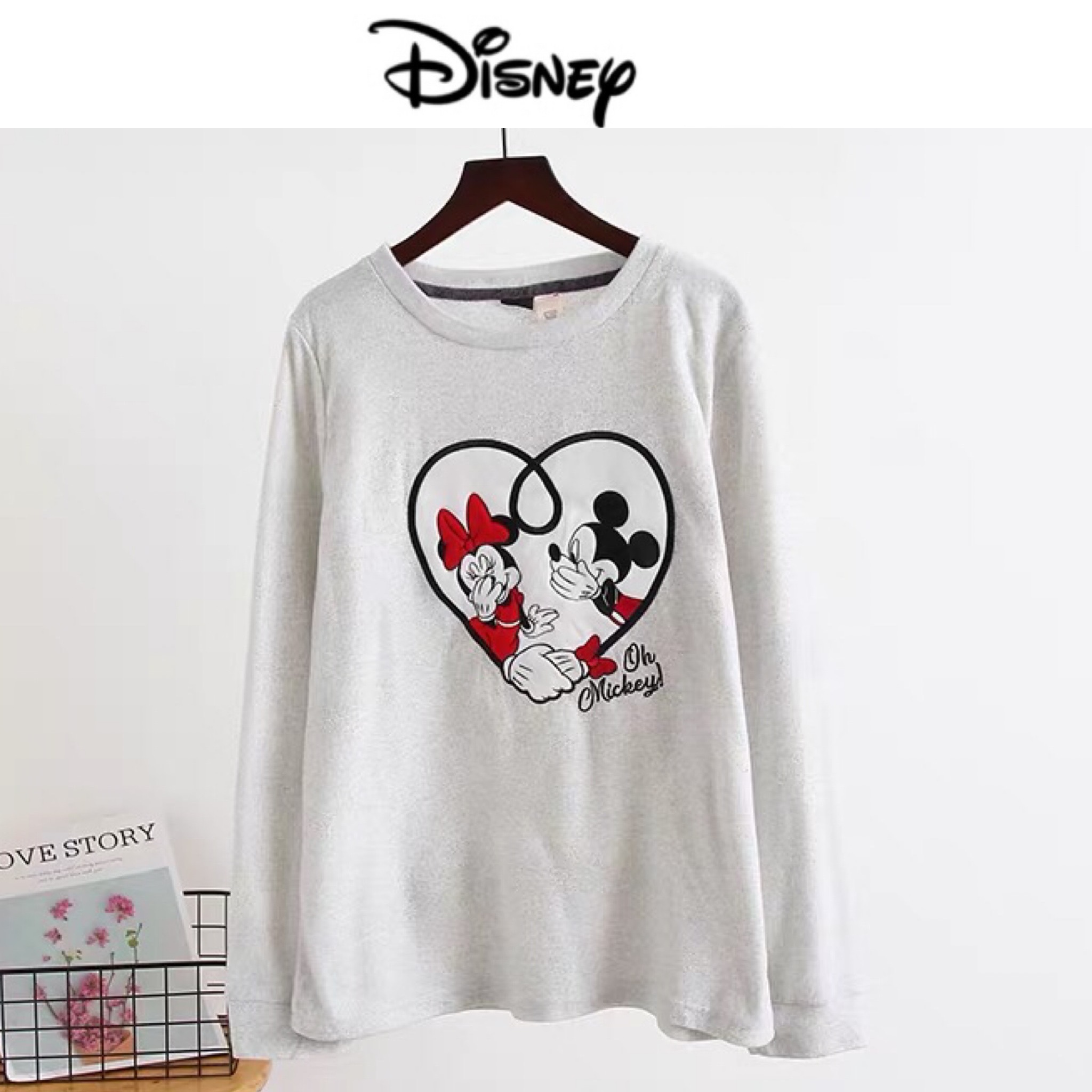 Disney เสื้อกันหนาว เสื้อสเวตเตอร์เนื้อไหมพรมแขนยาว สีเทาอ่อน ลาย MICKEY&MINNIE Mouseคะ งานแบรนด์ Disney แท้คะ สำเนา สำเนา สำเนา สำเนา สำเนา เทา