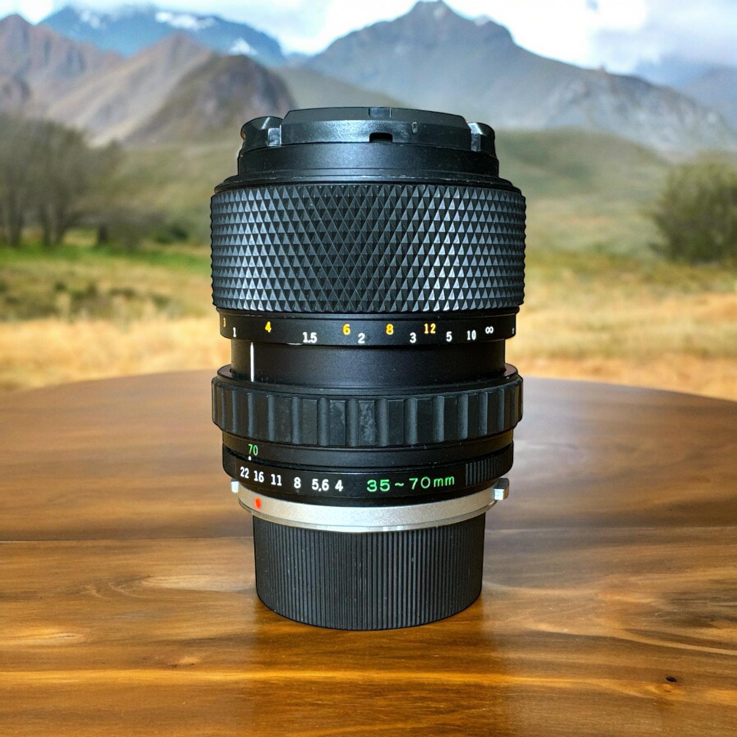 OLYMPUS OM-SYSTEM S ZUIKO AUTO ZOOM 35-70MM. F4 OM MOUNT