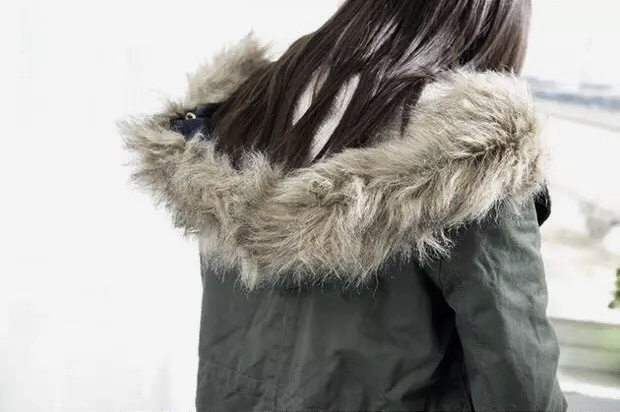 เสื้อกันหนาว เสื้อแนวPARKA กันหนาว แต่งฮูทติดเฟอร์ สีกากี แบรนด์เนม ALCOTT LOSANGELES UK แท้ ซับขนอุ่นสีขาว งานสวยเนี๊ยบมากคะ Size S/M/L /XL กากี