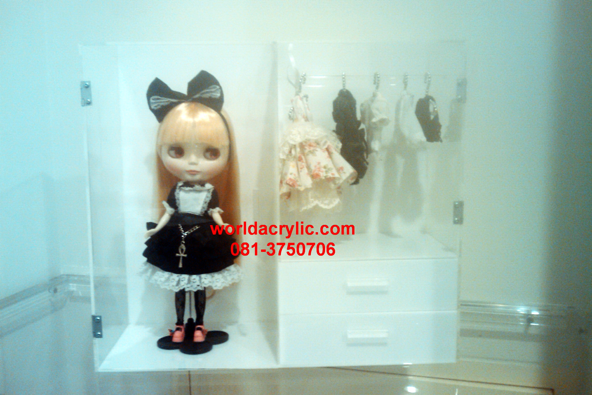 ตู้ใส่ตุ๊กตา/ตู้โชว์ตุ๊กตา