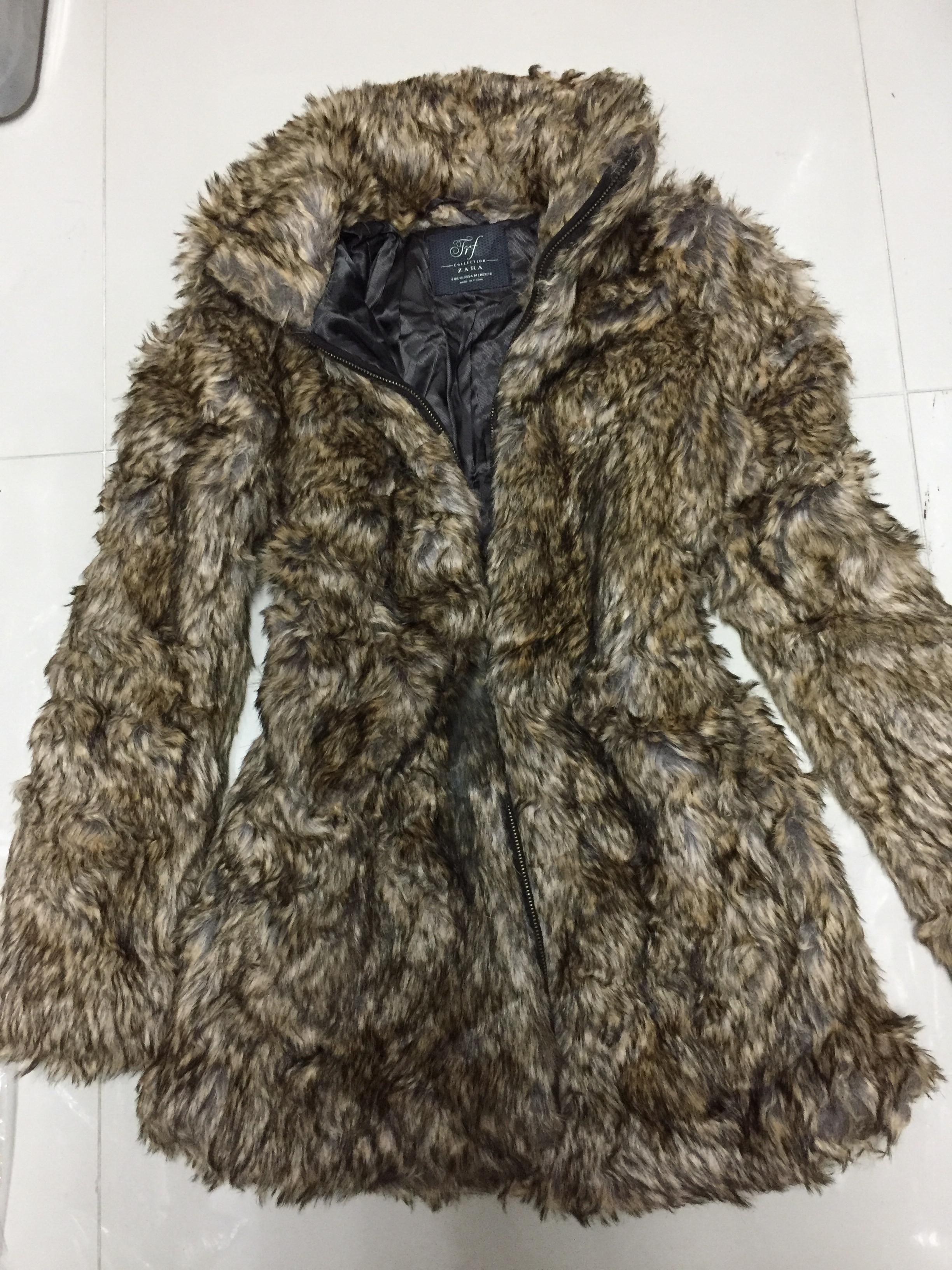 Zara เสื้อโค้ทเฟอร์ โค้ทขนสัตว์ แบรนด์เนม ZARA สีน้ำตาล ขนนุ่ม งานสวย พรีเมี่ยมมากเลยคะ งานช็อปแท้100% คะ SIe S/M/L น้ำตาล