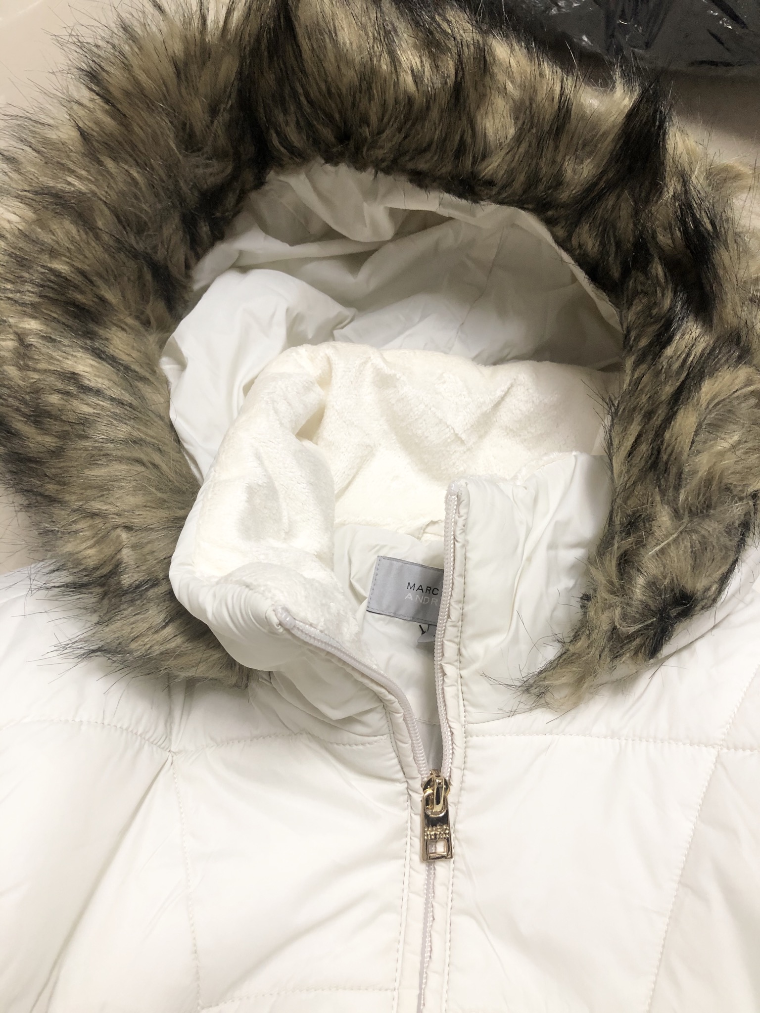 เสื้อโค้ท เสื้อกันหนาว ฮู้ด บุนวมอุ่น เนื้อผ้าสังเคราะห์ MARK NEW YORK (Padded puffer coat) ขาว
