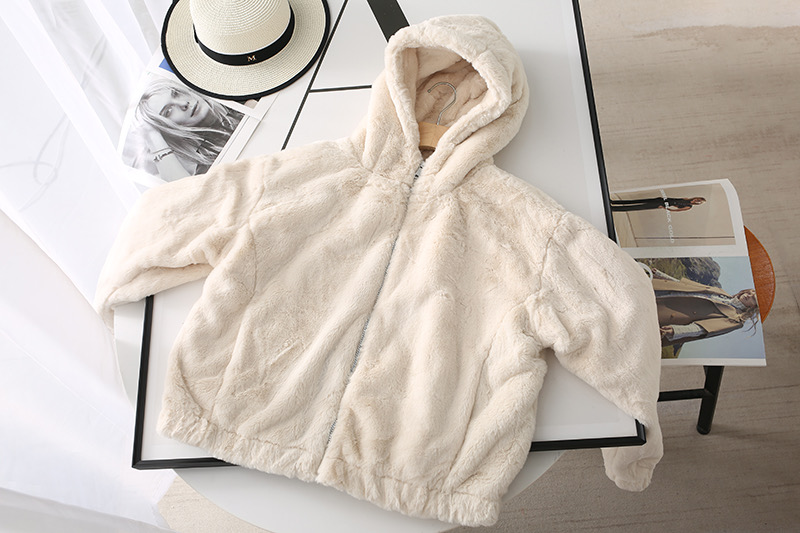 Page one เสื้อเฟอร์กันหนาว หมวกฮู้ด เสื้อขน Fluffy coat แบรนด์ page One สำเนา ดำ
