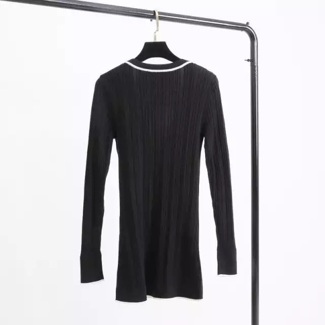 เสื้อกันหนาว เสื้อนอก เสื้อไหมพรม สีดำ แต่งแถบขาว แบรนด์Forever21 แท้ Size S