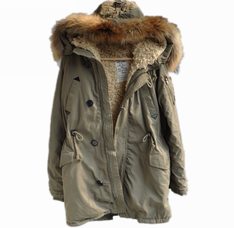 Moussy เสื้อกันหนาว ติดฮูท เสื้อcoat แบรด์ดัง ญี่ปุ่น MOUSSY japan สีเขียวทหาร แต่งขนสีครีมน้ำตาลด้านในทั้งตัว (ขนด้านในถอดใส่ได้ทั้งชิ้นเลยคะ มีกระดุม เกี่ยวให้ด้านในคะ) *ไม่มีขนเฟอร์ปลายหมวกนะคะ*